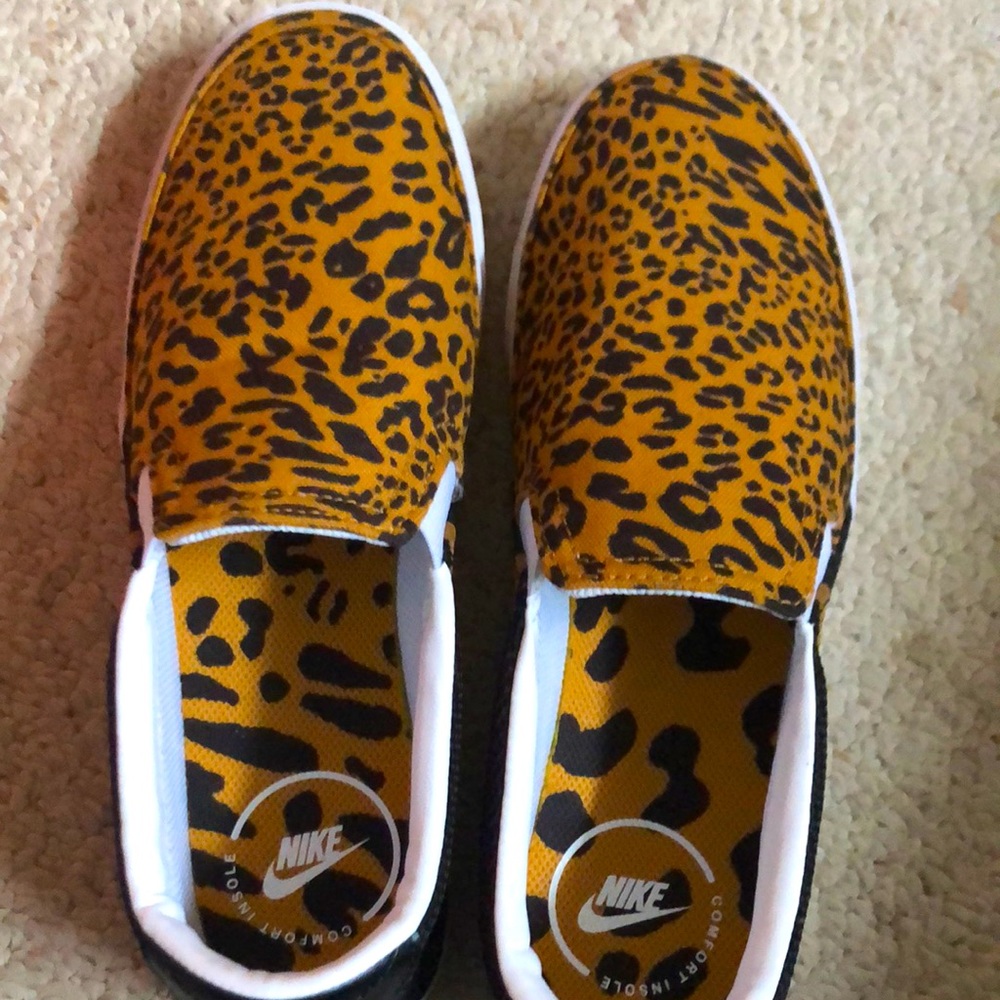Womens Nike Court Legacy SLP size 8